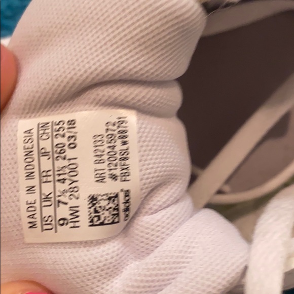 Adidas white sneakers - Picture 4 of 4